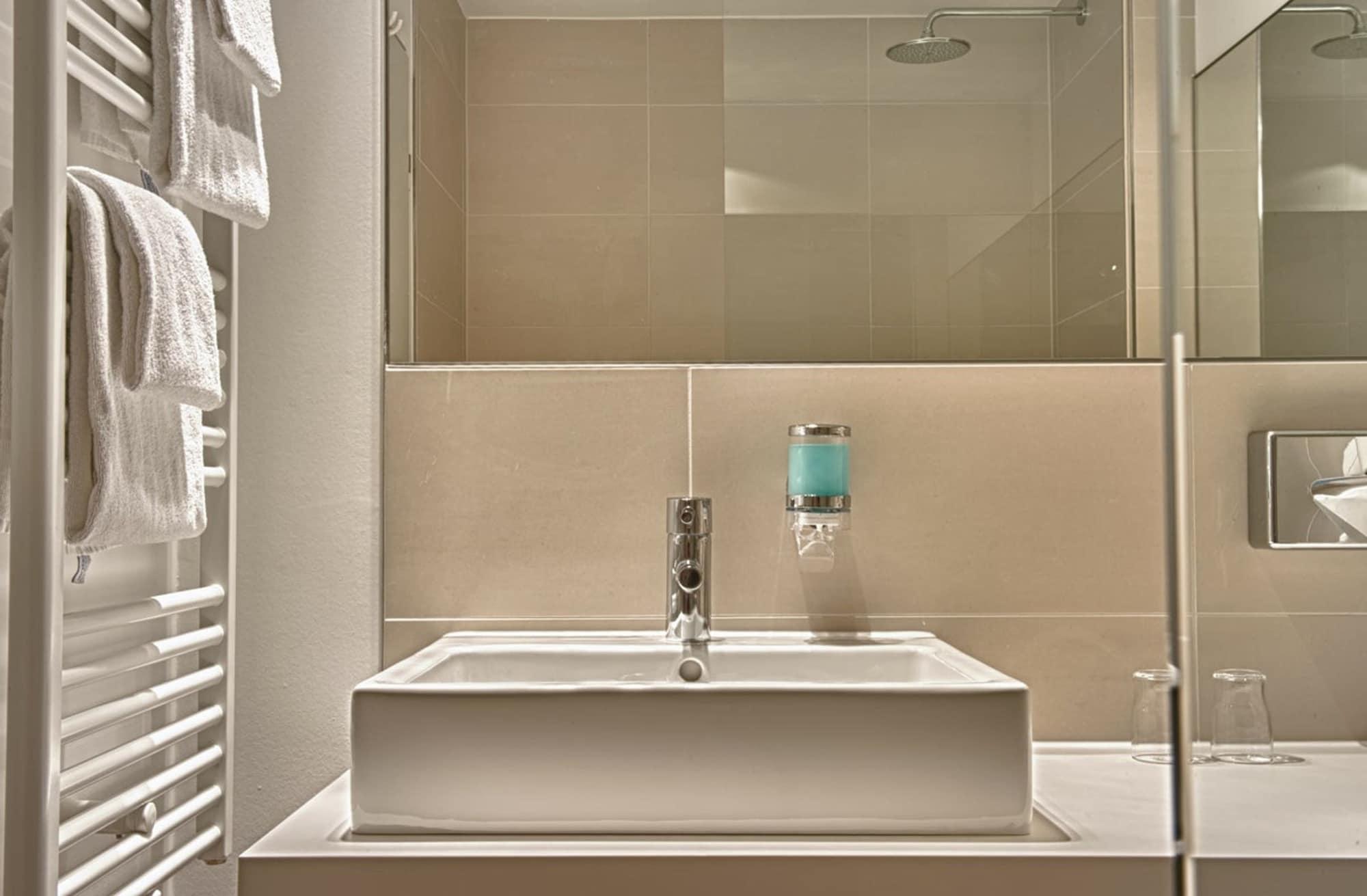 Hotel Conti Duisburg - Partner Of Sorat Hotels Szoba fotó
