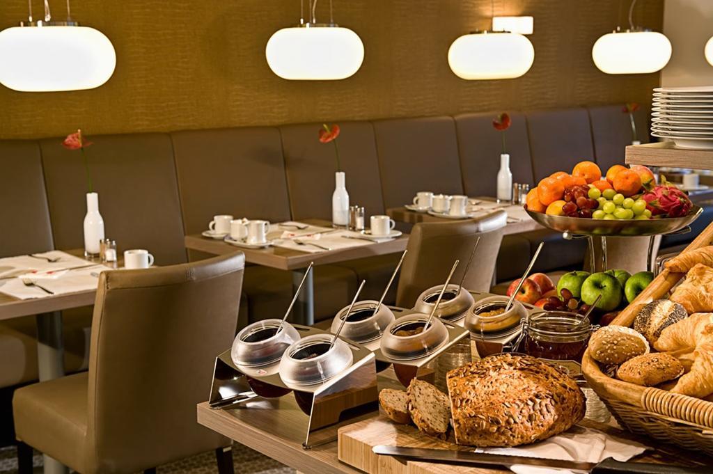 Hotel Conti Duisburg - Partner Of Sorat Hotels Étterem fotó