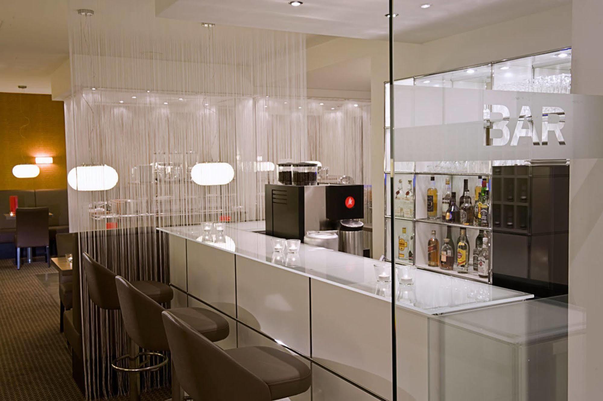 Hotel Conti Duisburg - Partner Of Sorat Hotels Étterem fotó